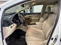 Used 2009  Toyota Venza 4d SUV AWD at J's Auto near Manchester&comma; IA