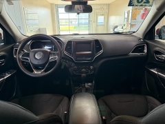 Used 2020  Jeep Cherokee Latitude FWD at J's Auto near Manchester&comma; IA