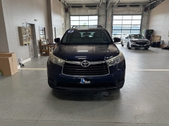 Used 2015  Toyota Highlander 4d SUV FWD LE at J's Auto near Manchester&comma; IA