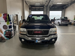 Used 2005  GMC Sierra 1500 Crew Cab 143&period;5" WB 4WD SLE at J's Auto near Manchester&comma; IA