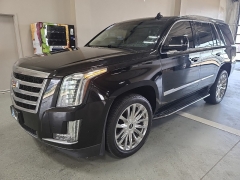 Used 2019  Cadillac Escalade 4d SUV 4WD Luxury at J's Auto near Manchester&comma; IA