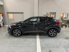 Used 2018  Toyota C-HR XLE FWD &lpar;Natl&rpar; at J's Auto near Manchester&comma; IA