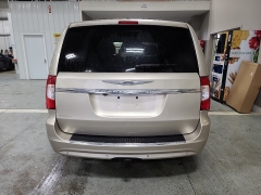Used 2014  Chrysler Town & Country 4dr Wgn Touring-L 30th Anniversary at J's Auto near Manchester&comma; IA