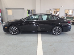 Used 2022  Hyundai Sonata Limited 1&period;6T at J's Auto near Manchester&comma; IA