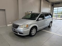 Used 2012  Chrysler Town & Country 4d Wagon Touring at J's Auto near Manchester&comma; IA