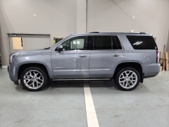  2019 GMC Yukon 4d SUV 4WD Denali at J's Auto near Manchester, IA