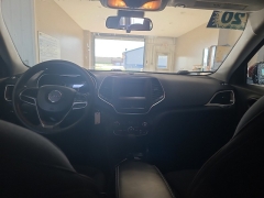 Used 2020  Jeep Cherokee Latitude FWD at J's Auto near Manchester&comma; IA