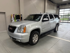 Used 2012  GMC Yukon XL 1500 SUV 4WD SLE at J's Auto near Manchester&comma; IA
