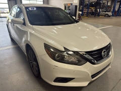 Used 2018  Nissan Altima 2&period;5 SR Sedan at J's Auto near Manchester&comma; IA