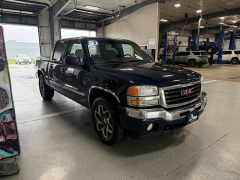 Used 2005  GMC Sierra 1500 Crew Cab 143&period;5" WB 4WD SLE at J's Auto near Manchester&comma; IA