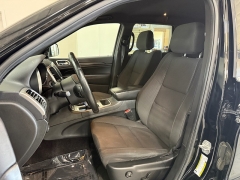 Used 2018  Jeep Grand Cherokee Laredo E 4x4 &ast;Ltd Avail&ast; at J's Auto near Manchester&comma; IA