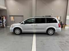  2012 Chrysler Town & Country 4d Wagon Touring at J's Auto near Manchester&comma; IA