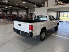 Used 2017  Toyota Tacoma Access Cab 6' Bed I4 4x4 &lpar;Natl&rpar; at J's Auto near Manchester&comma; IA