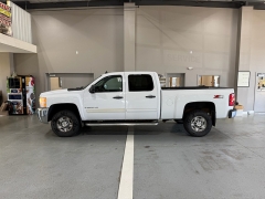 Used 2009  Chevrolet Silverado 2500HD 4WD Crew Cab 153" LT at J's Auto near Manchester&comma; IA