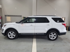  2016 Ford Explorer 4d SUV 4WD XLT at J's Auto near Manchester&comma; IA