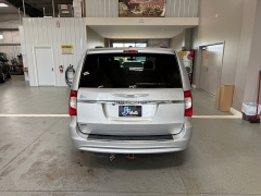 Used 2012  Chrysler Town & Country 4d Wagon Touring at J's Auto near Manchester&comma; IA