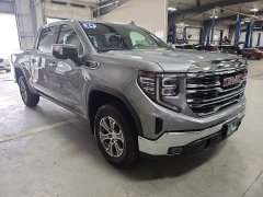 Used 2024  GMC Sierra 1500 4WD Crew Cab 147" SLT at J's Auto near Manchester&comma; IA
