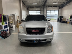 Used 2012  GMC Yukon XL 1500 SUV 4WD SLE at J's Auto near Manchester&comma; IA