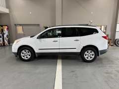  2009 Chevrolet Traverse 4d SUV FWD LS at J's Auto near Manchester&comma; IA