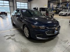 Used 2017  Chevrolet Malibu 4d Sedan LT at J's Auto near Manchester&comma; IA