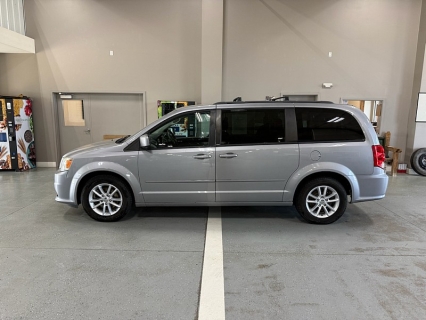Used 2013 Dodge Grand Caravan 4d Wagon SXT at J's Auto near Manchester, IA
