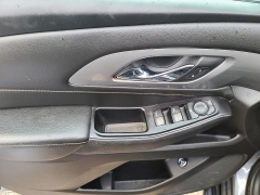 Used 2018  Chevrolet Traverse 4d SUV FWD LT Cloth w&sol;1LT at J's Auto near Manchester&comma; IA