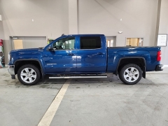 Used 2017  GMC Sierra 1500 4WD Crew Cab 143&period;5" SLE at J's Auto near Manchester&comma; IA
