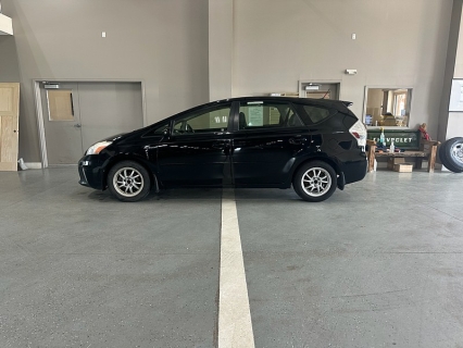 2013 Toyota Prius v Three's photo