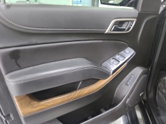 Used 2020  GMC Yukon XL 4d SUV 4WD Denali at J's Auto near Manchester, IA