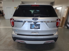 Used 2016  Ford Explorer 4d SUV 4WD XLT at J's Auto near Manchester&comma; IA
