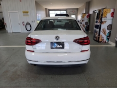 Used 2018  Volkswagen Passat Auto at J's Auto near Manchester&comma; IA