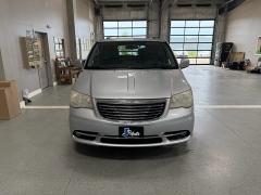 Used 2012  Chrysler Town & Country 4d Wagon Touring at J's Auto near Manchester&comma; IA
