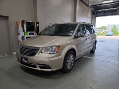 Used 2014 Chrysler Town & Country 4dr Wgn Touring-L at J's Auto near Manchester, IA