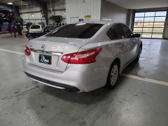 Used 2016  Nissan Altima 4dr Sdn I4 2.5 at J's Auto near Manchester, IA