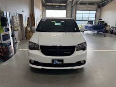 Used 2018  Dodge Grand Caravan SE Plus Wagon at J's Auto near Manchester&comma; IA