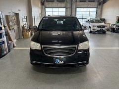 Used 2014  Chrysler Town & Country 4dr Wgn Touring-L at J's Auto near Manchester&comma; IA