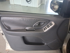 Used 2003  Mazda Tribute 4d SUV 4WD ES at J's Auto near Manchester&comma; IA