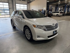 Used 2009  Toyota Venza 4d SUV AWD at J's Auto near Manchester&comma; IA