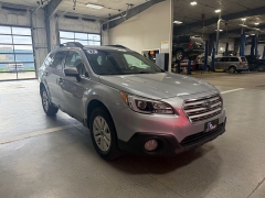 Used 2017  Subaru Outback 4d SUV 2&period;5i Premium at J's Auto near Manchester&comma; IA