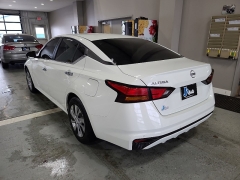 Used 2024  Nissan Altima 2&period;5 S Sedan at J's Auto near Manchester&comma; IA