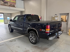 Used 2005  GMC Sierra 1500 Crew Cab 143&period;5" WB 4WD SLE at J's Auto near Manchester&comma; IA