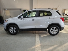 Used 2019  Chevrolet Trax 4d SUV FWD LT at J's Auto near Manchester&comma; IA