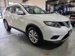 Used 2015  Nissan Rogue 4d SUV FWD SV at J's Auto near Manchester, IA