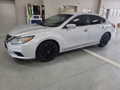Used 2018  Nissan Altima 2&period;5 SV Sedan at J's Auto near Manchester&comma; IA