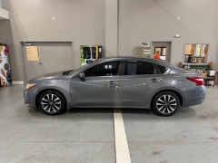 Used 2017  Nissan Altima 2&period;5 SV Sedan at J's Auto near Manchester&comma; IA