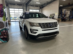 Used 2017 Ford Explorer 4d SUV FWD XLT at J's Auto near Manchester, IA