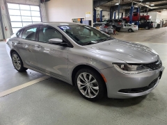 Used 2015  Chrysler 200 4d Sedan S AWD at J's Auto near Manchester&comma; IA