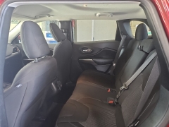 Used 2020  Jeep Cherokee Latitude FWD at J's Auto near Manchester&comma; IA