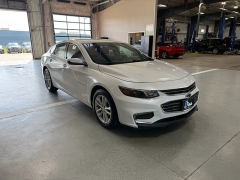 Used 2017  Chevrolet Malibu 4d Sedan LT at J's Auto near Manchester&comma; IA