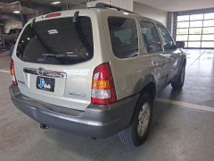 Used 2003  Mazda Tribute 4d SUV 4WD ES at J's Auto near Manchester&comma; IA